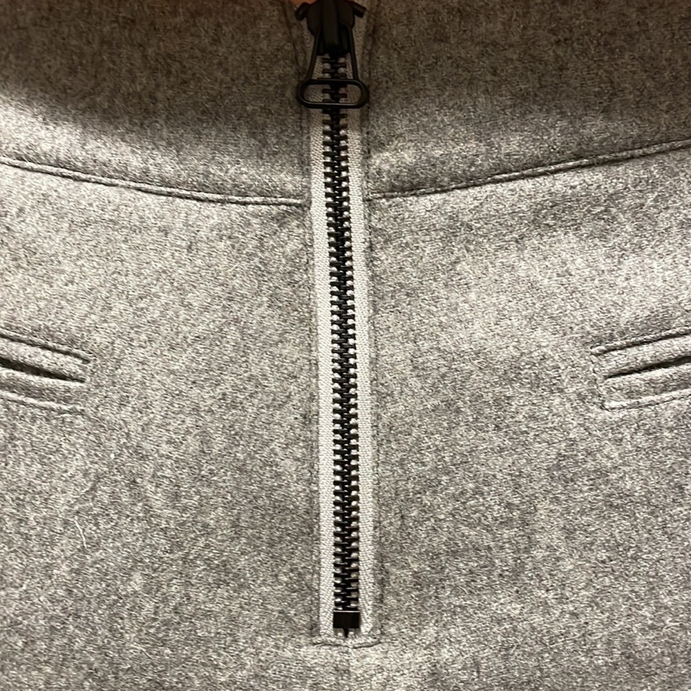ALICE + OLIVIA GRAY FLANNEL WOOL  SHORTS BACK EXPOSED ZIPPER NWOT NEVER WORN - Picture 6 of 12